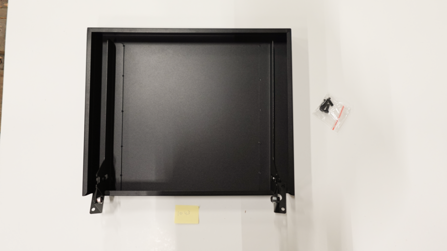 E-Luca table latérale droite